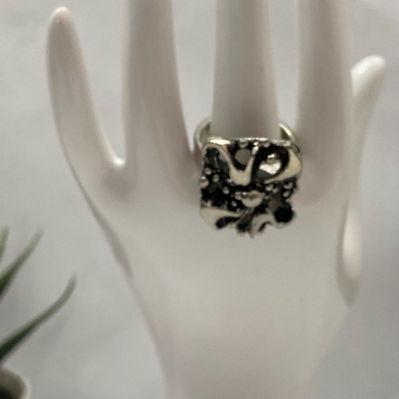 Silver tone oxidized unisex adjustable ring. Size 7. Great Pre-owned condition. - Picture 7 of 8